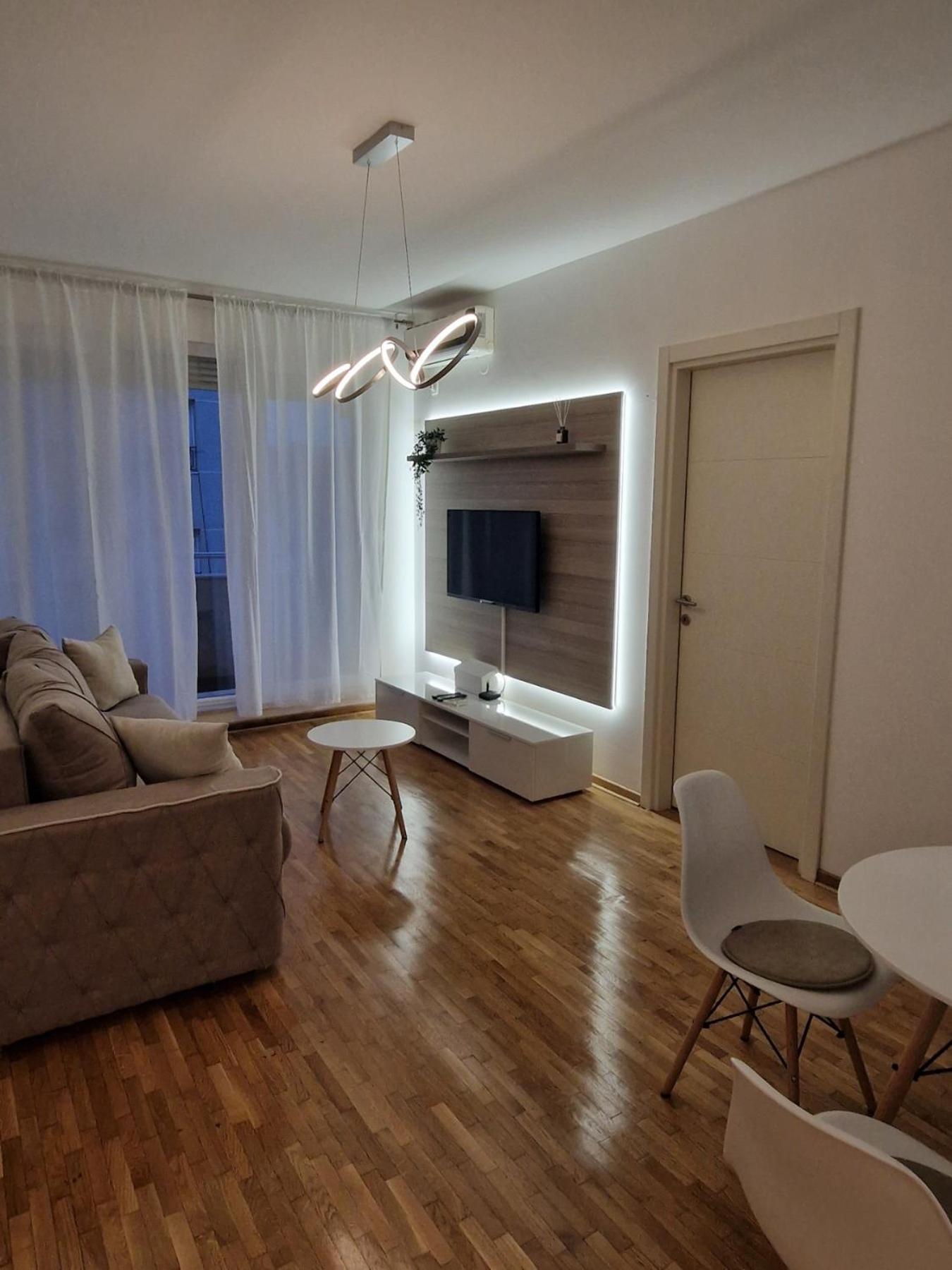 Emily Lux Belgrade, Center Apartment